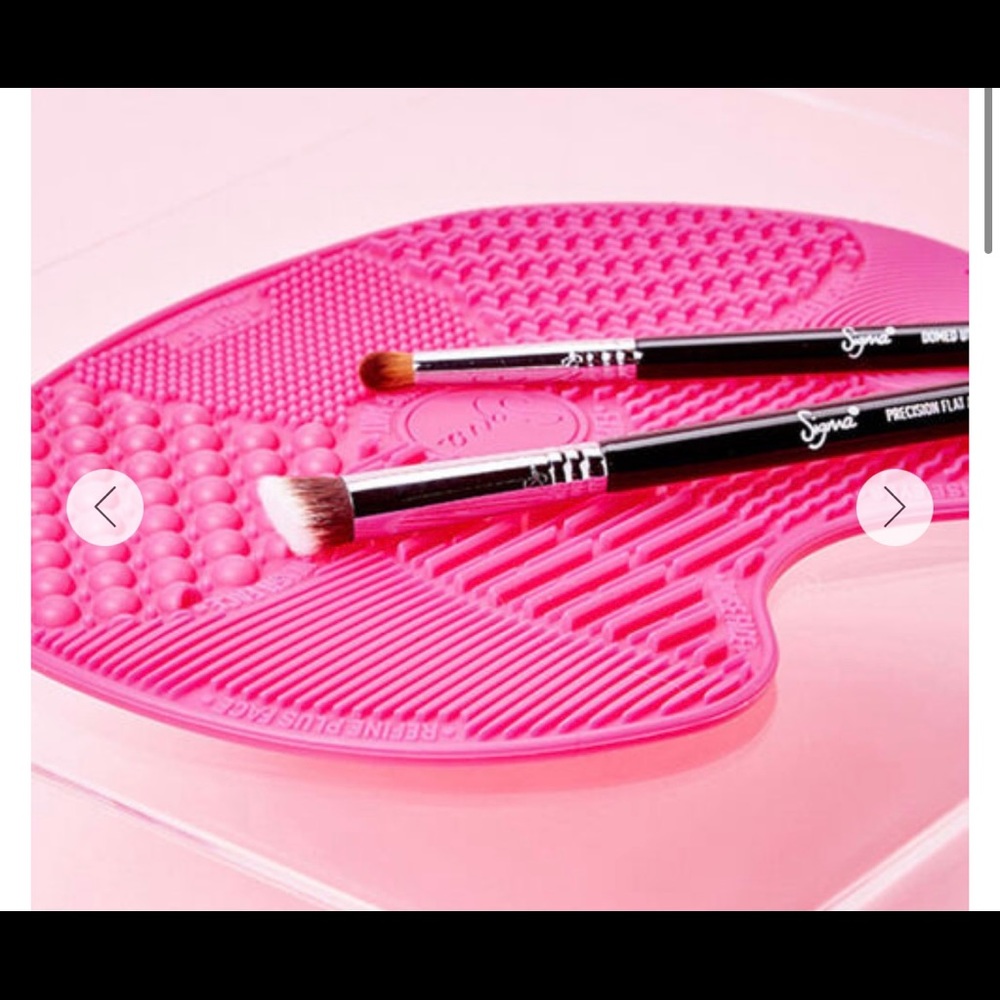 Sigma Beauty makeup brush cleansing mat.